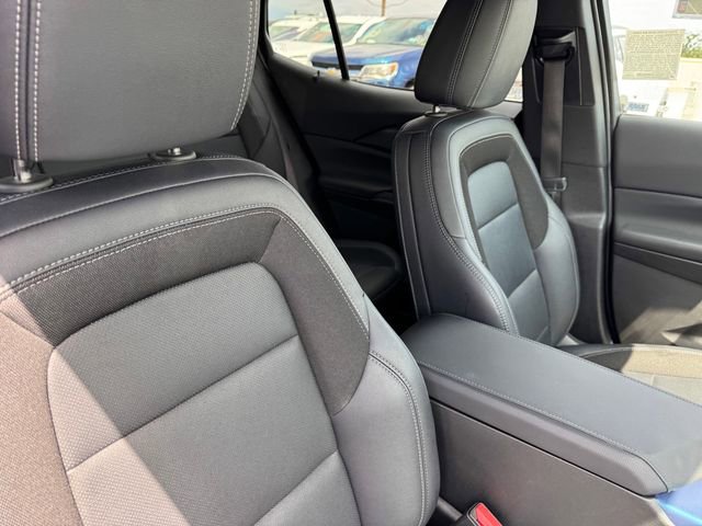 Certified 2025 Chevrolet Equinox EV LT w/ Convenience Package image 9