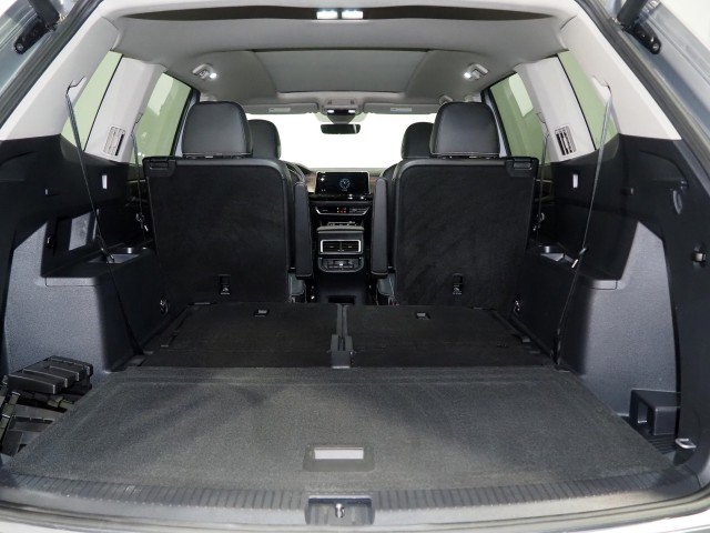 Used 2025 Volkswagen Atlas SEL AWD/4WD image 43