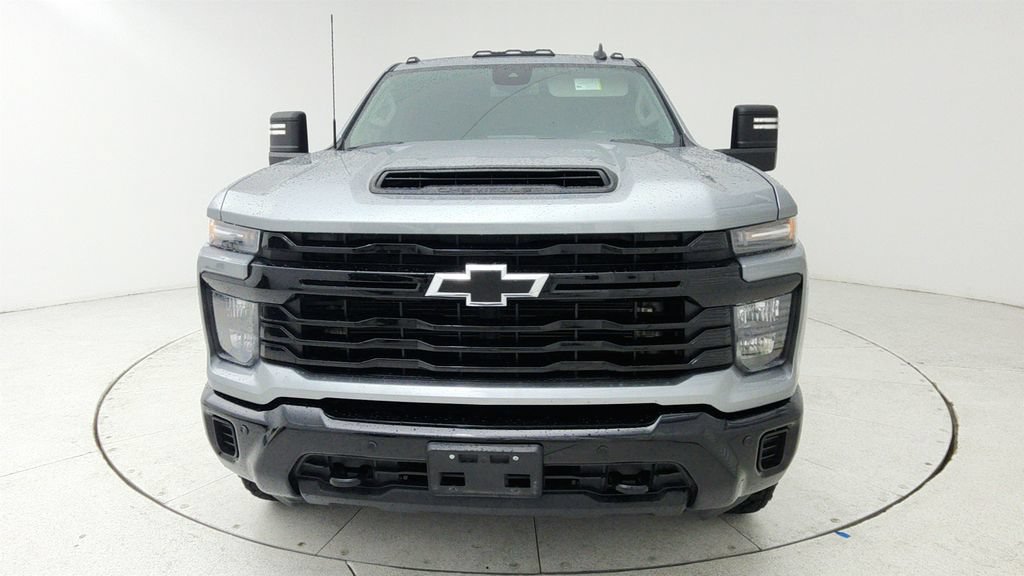 Used 2026 Chevrolet Silverado 2500 Custom w/ Custom Value Package AWD/4WD image 2