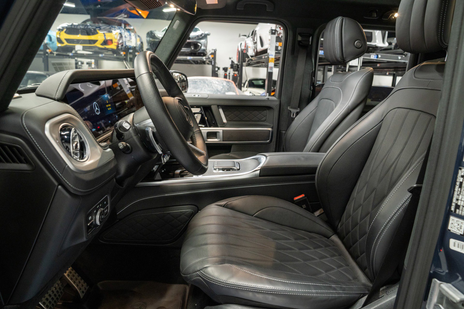 Used 2025 Mercedes-Benz G 550 image 30