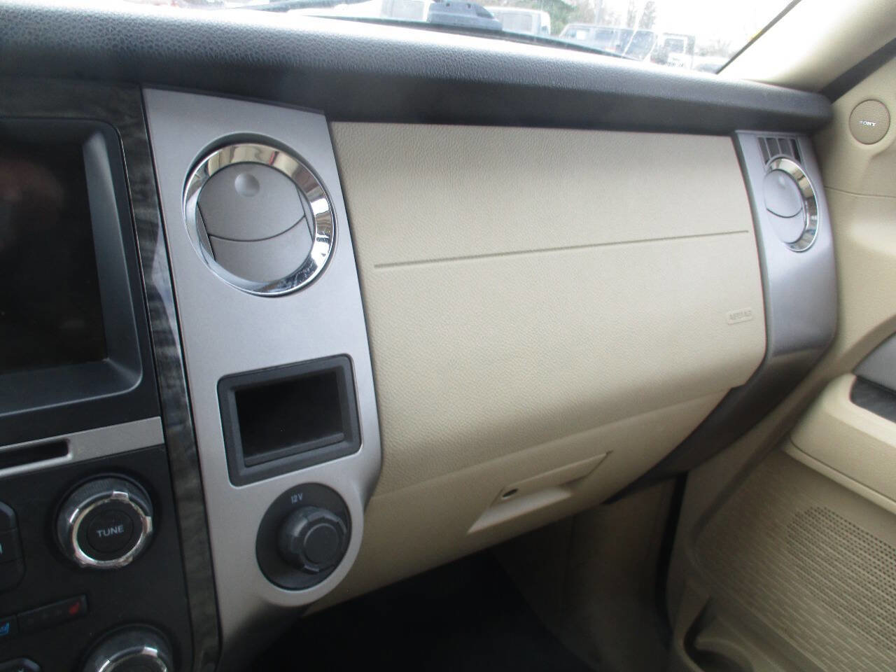 Used 2017 Ford Expedition EL Limited w/ Equipment Group 301A image 30