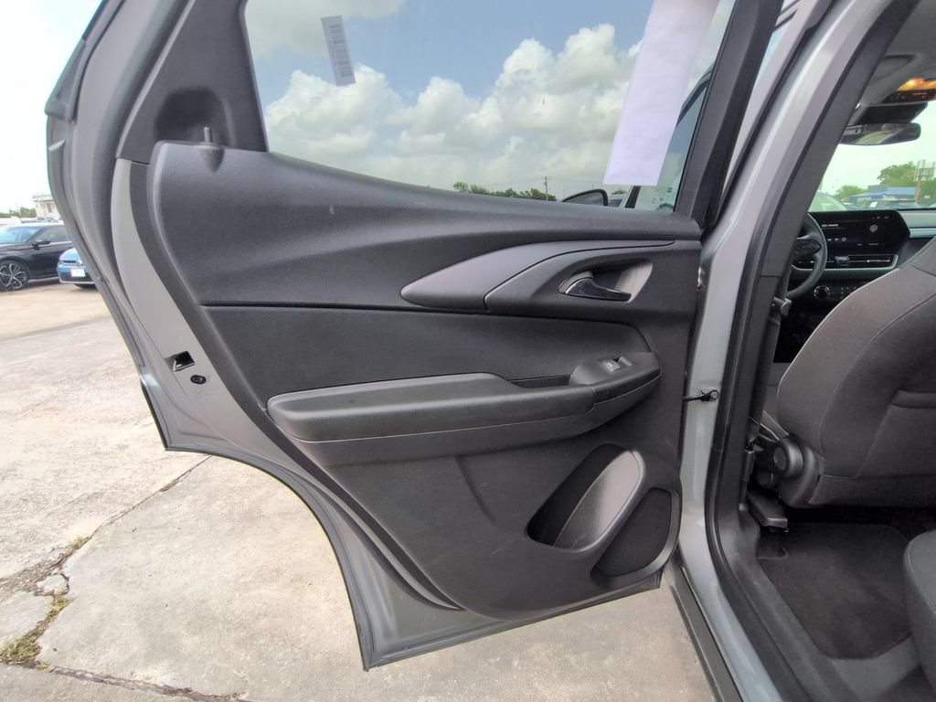 Used 2025 Chevrolet TrailBlazer LT AWD/4WD image 26