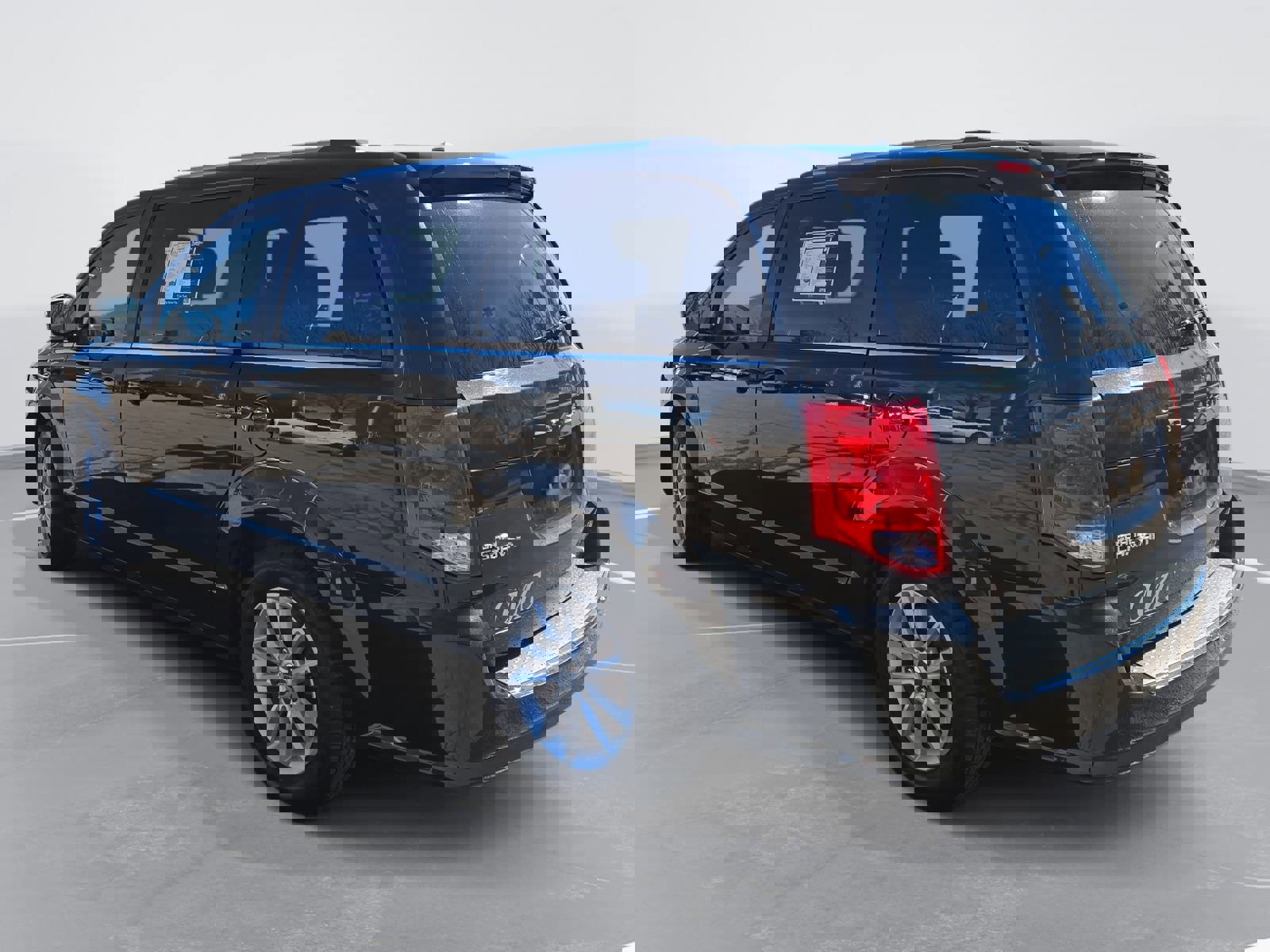 Used 2020 Dodge Grand Caravan SXT image 7