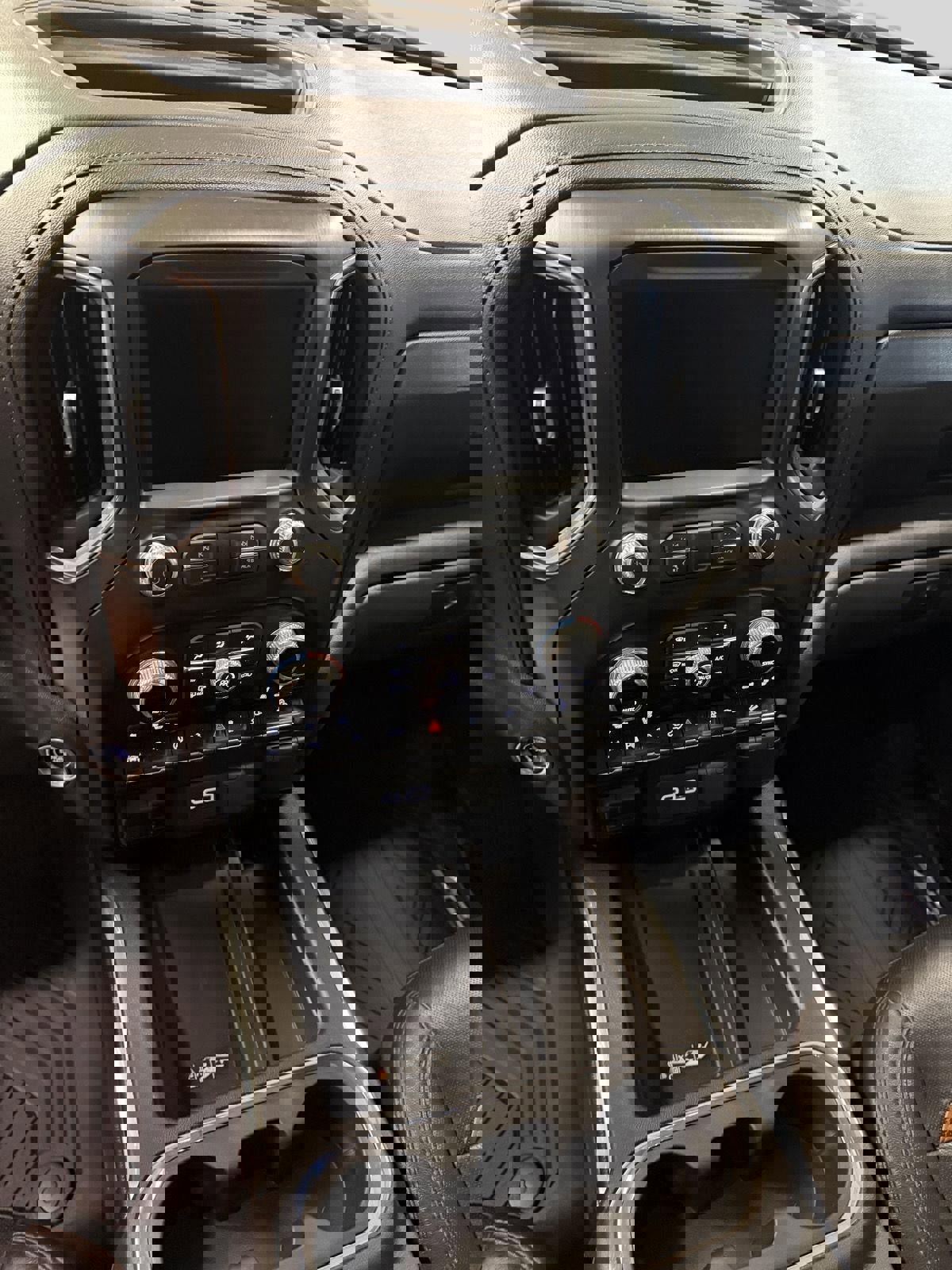 Used 2021 GMC Sierra 1500 AT4 w/ AT4 Premium Package image 14