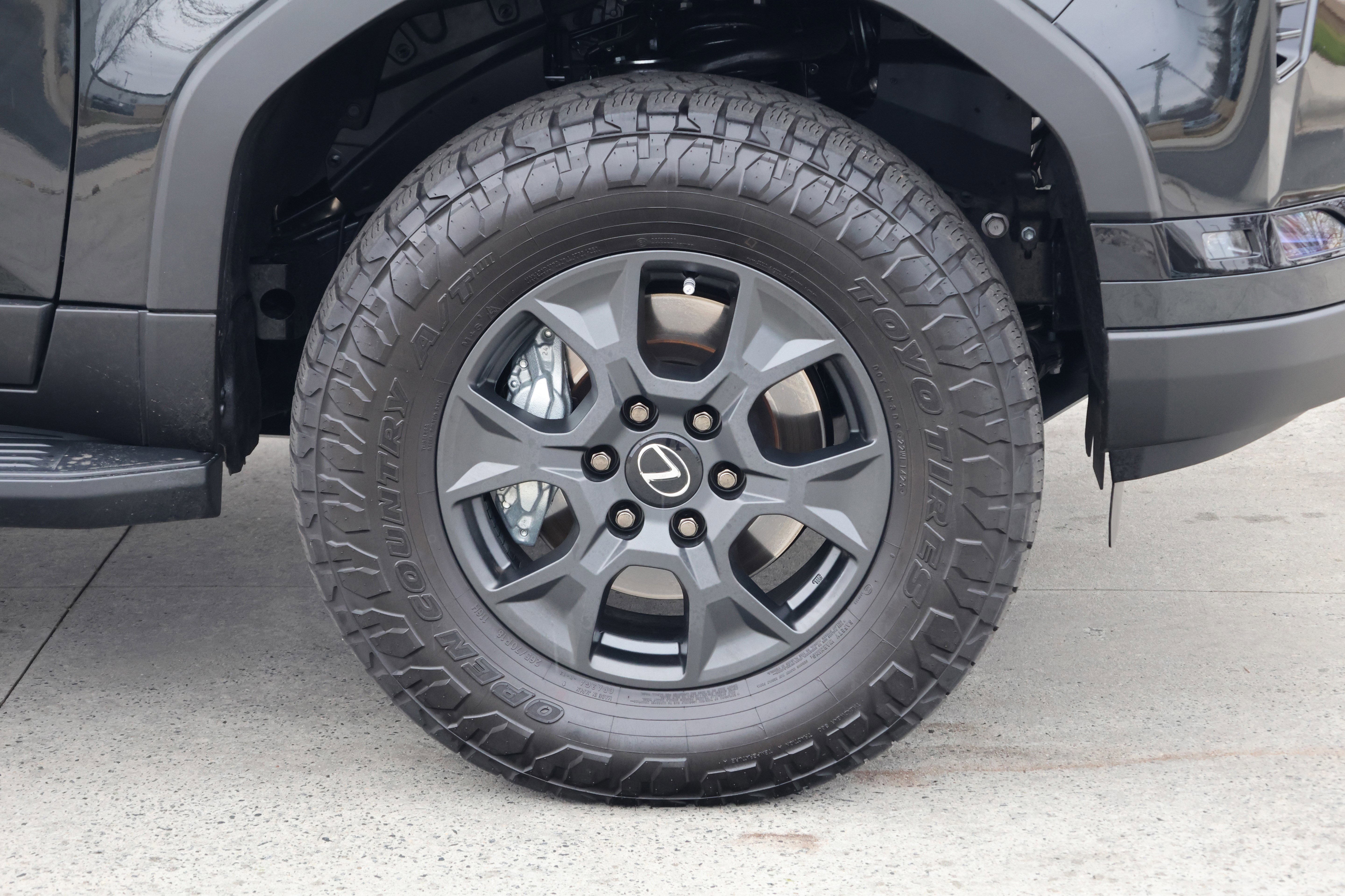 Used 2025 Lexus GX 550 image 11