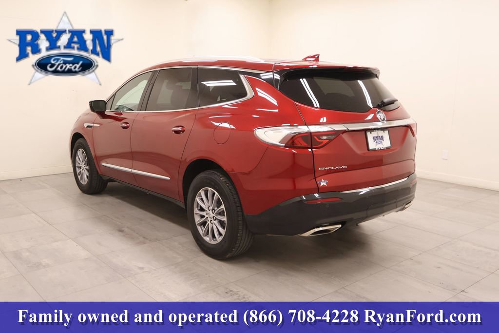 Used 2024 Buick Enclave Premium image 3