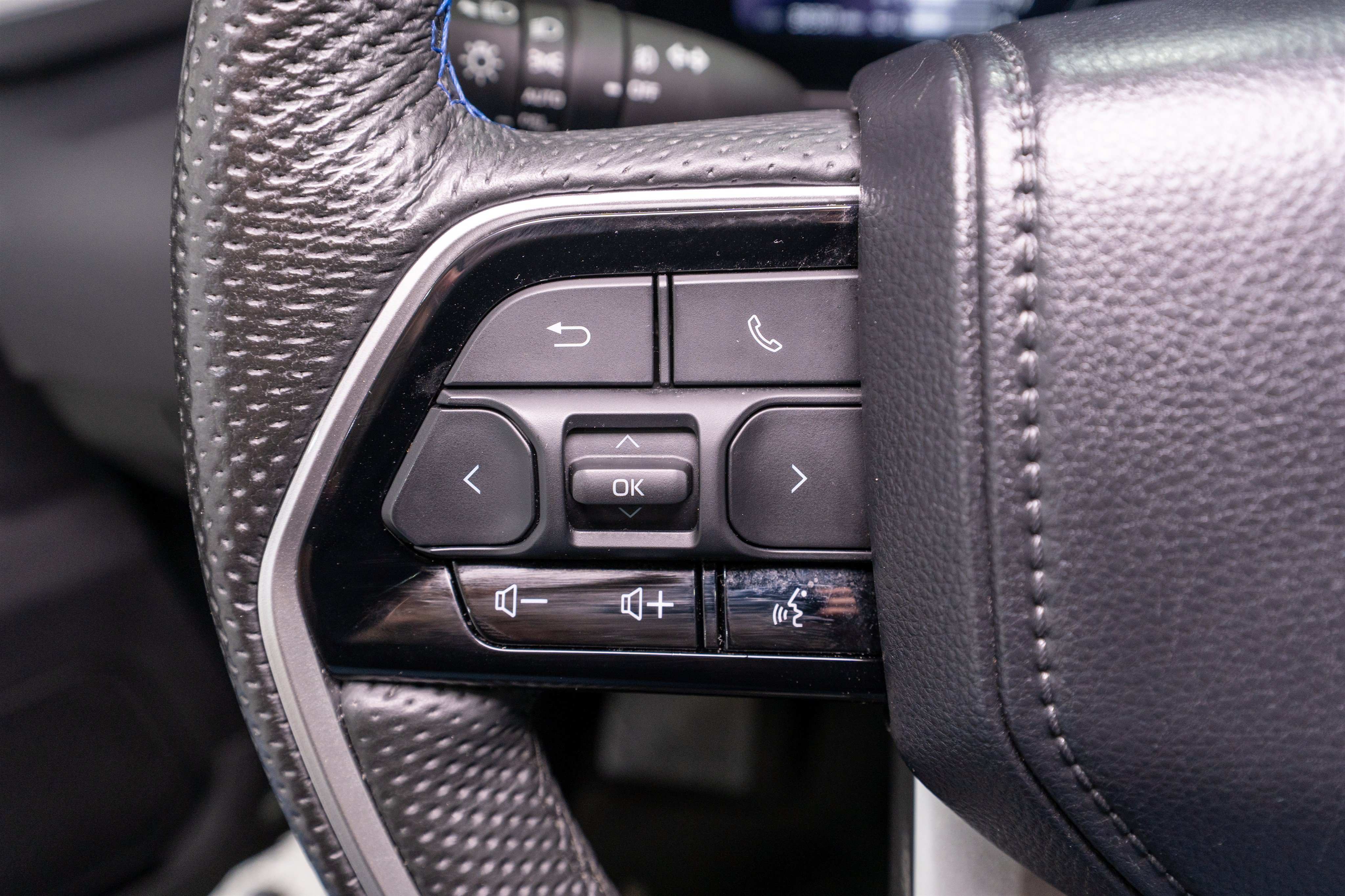 Used 2024 Toyota Sequoia Platinum AWD/4WD image 29
