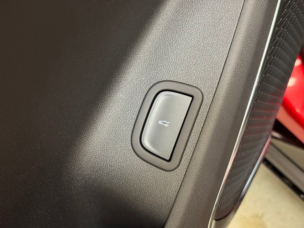 New 2026 GMC Acadia Denali Ultimate w/ LPO, Floor Liner Package image 11