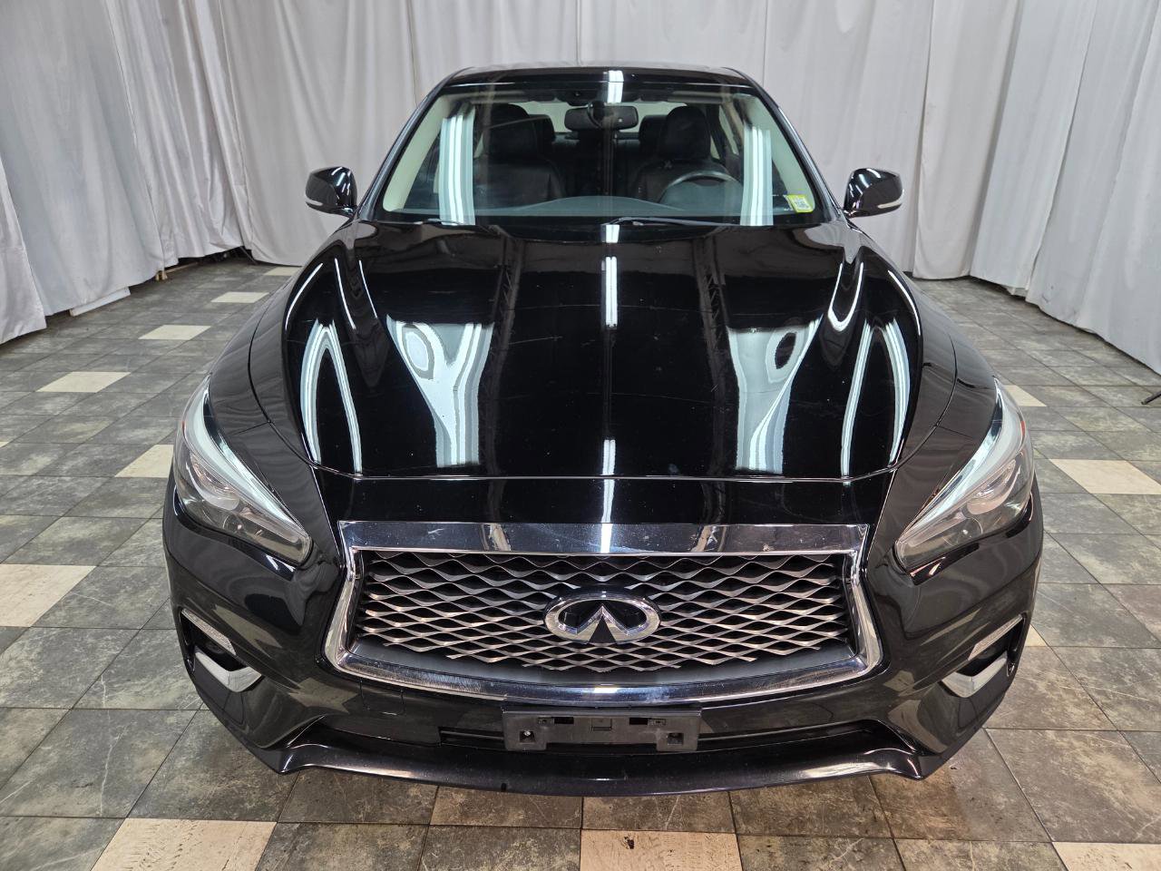 Used 2019 INFINITI Q50 Luxe w/ Essential Package (3.0T Luxe) image 3