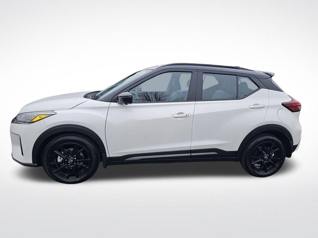 Used 2023 Nissan Kicks SR w/ SR Premium Package image 10