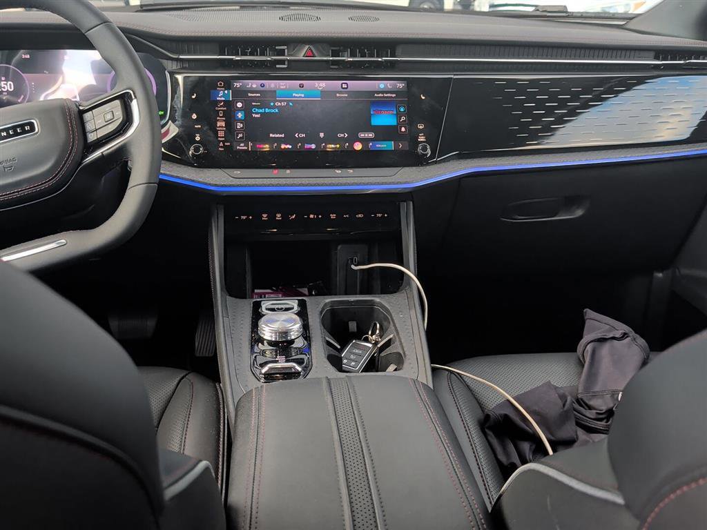 Used 2025 Jeep Wagoneer S Limited AWD/4WD image 12