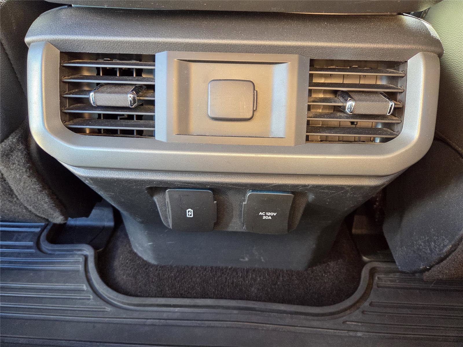 Used 2021 Ford F150 Lariat w/ Trailer Tow Package image 28