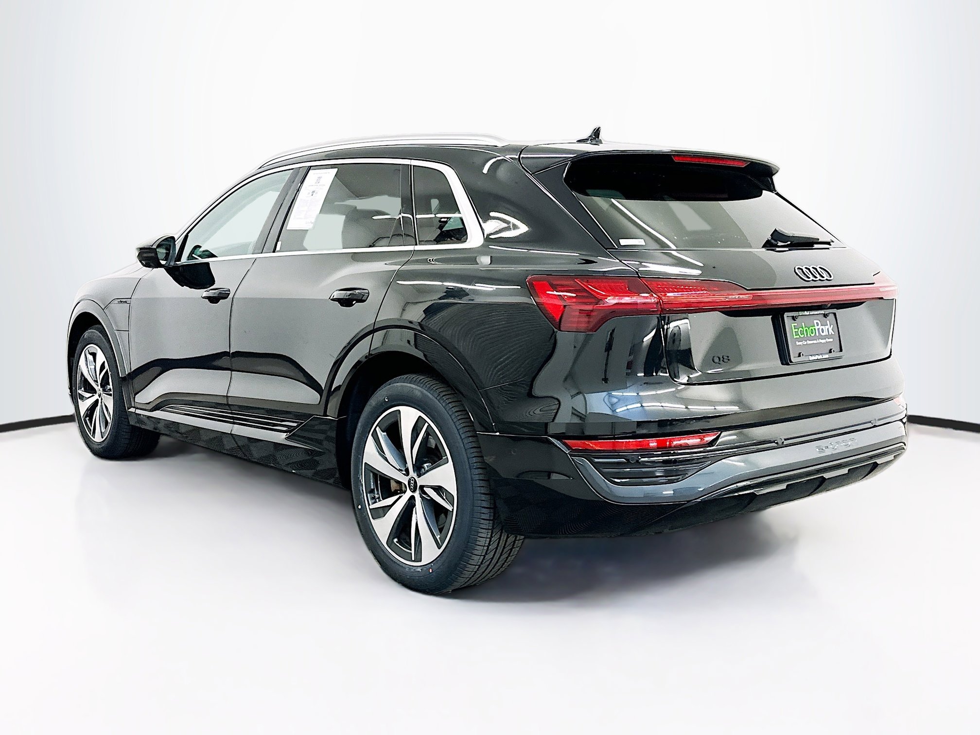Used 2024 Audi Q8 e-tron Premium Plus w/ Premium Plus Package AWD/4WD image 5