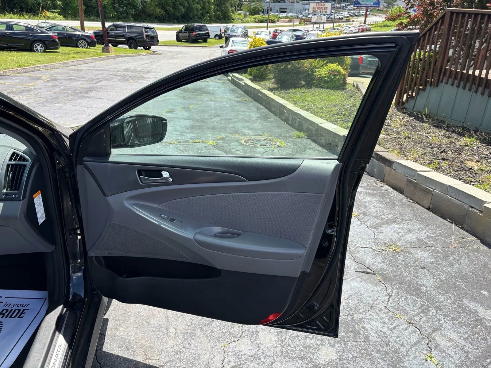 Used 2014 Hyundai Sonata Limited w/ Panoramic Sunroof Package 02 image 13