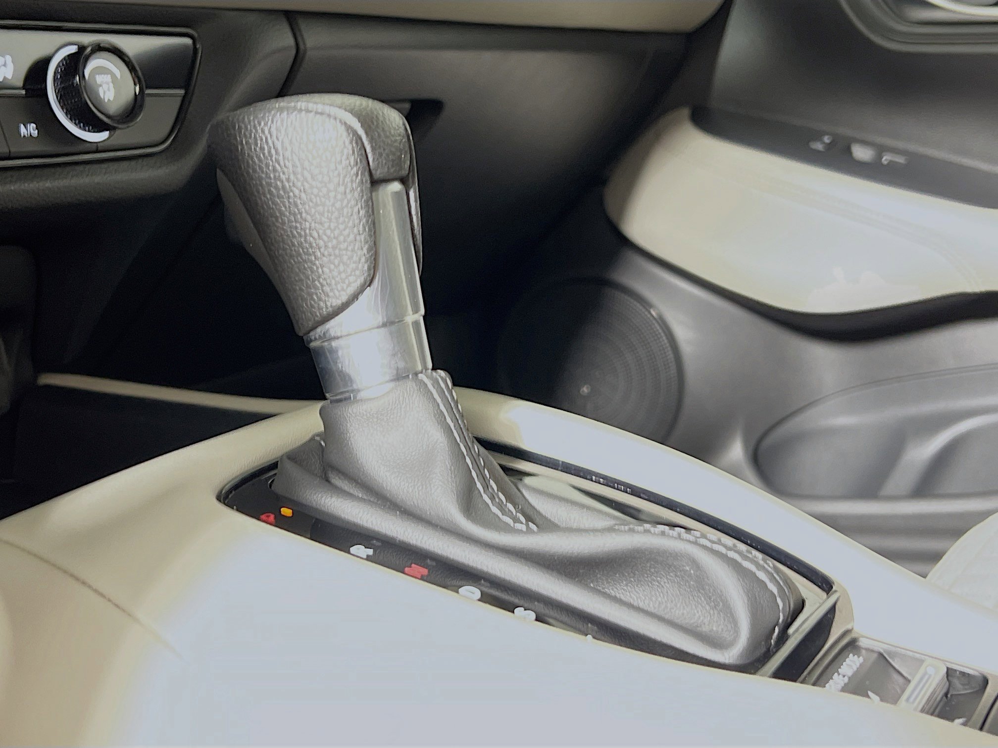 Used 2023 Honda HR-V LX image 24