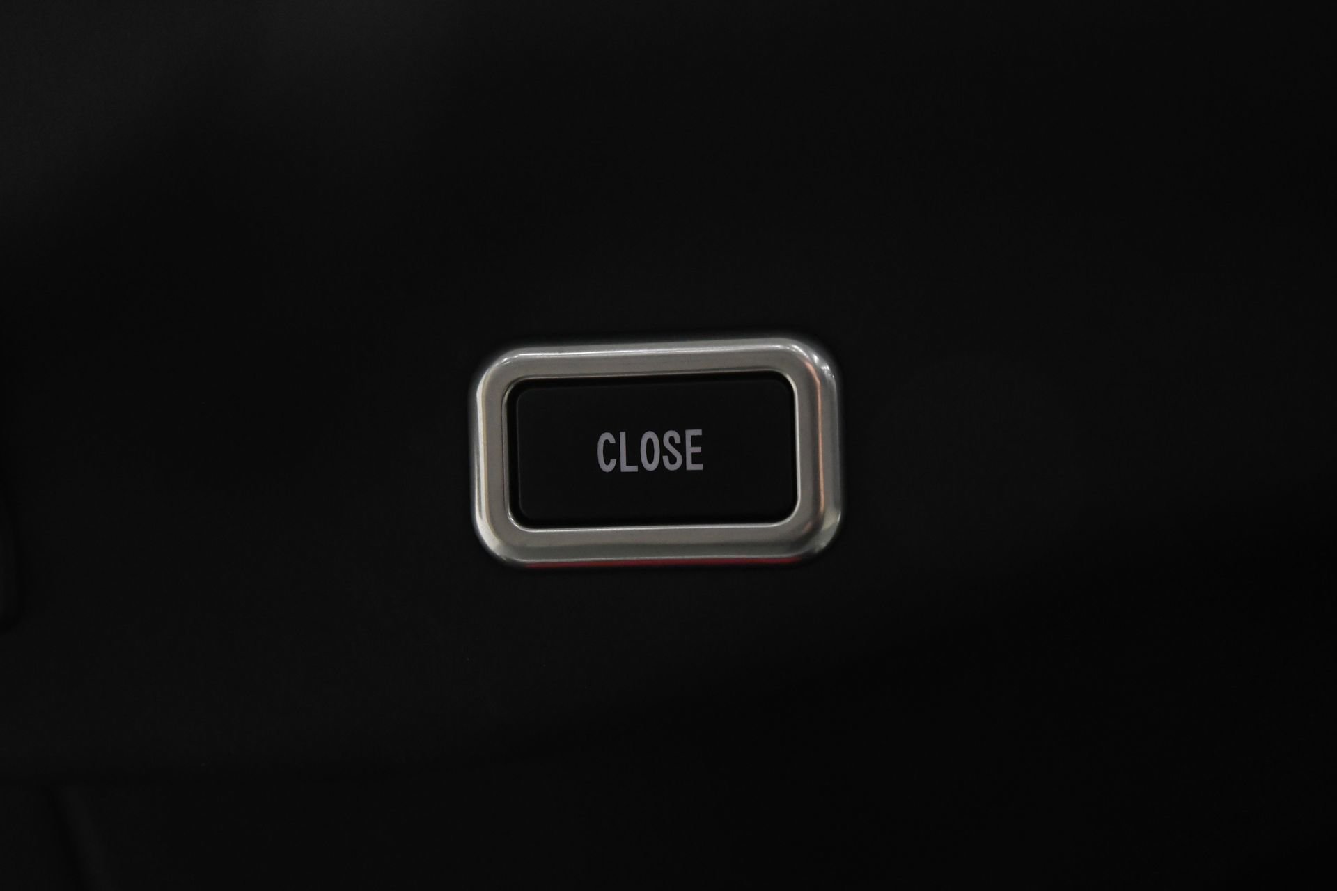 Used 2018 Ferrari GTC4Lusso T image 9