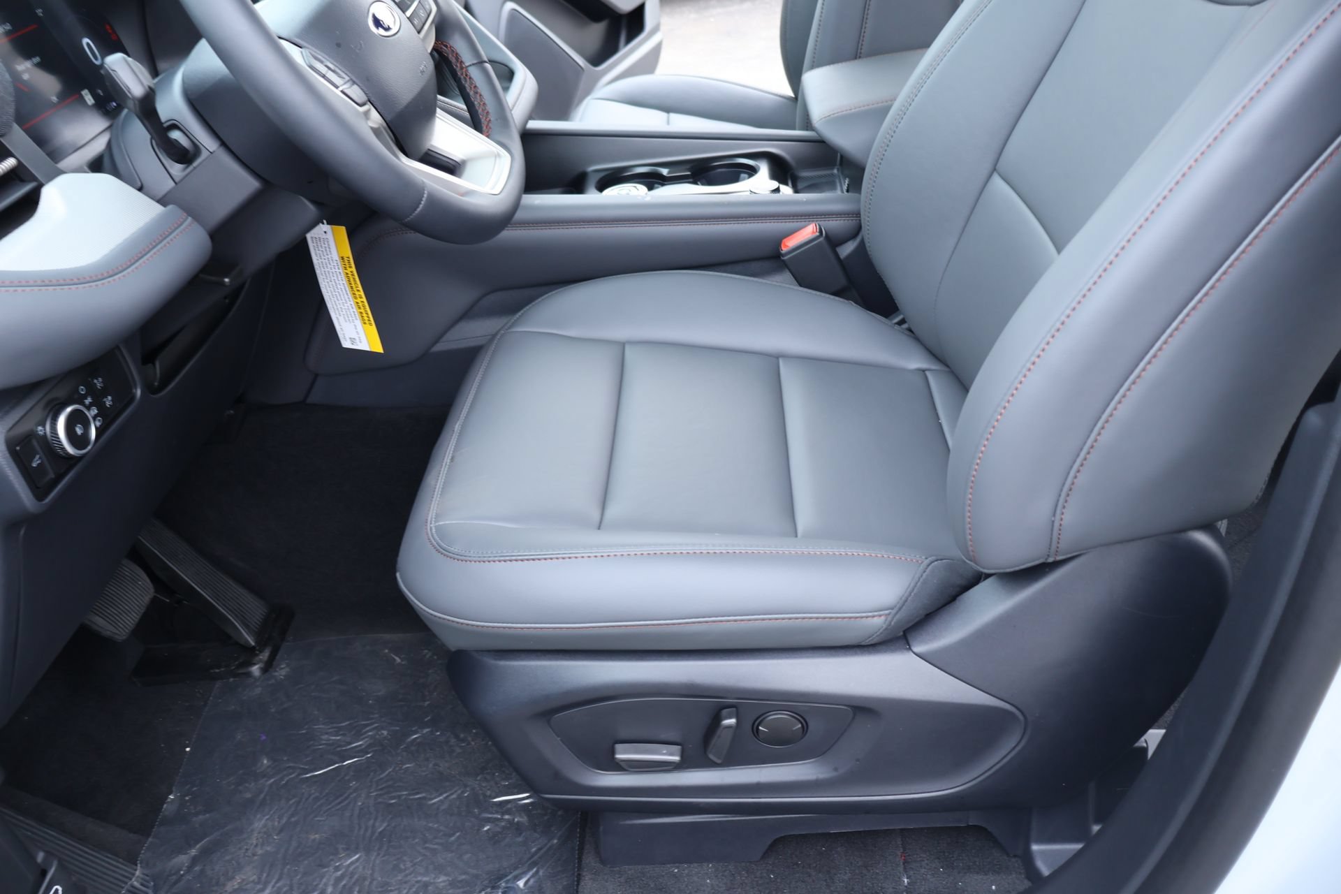 New 2026 Ford Explorer Active w/ Active Comfort Package AWD/4WD image 12