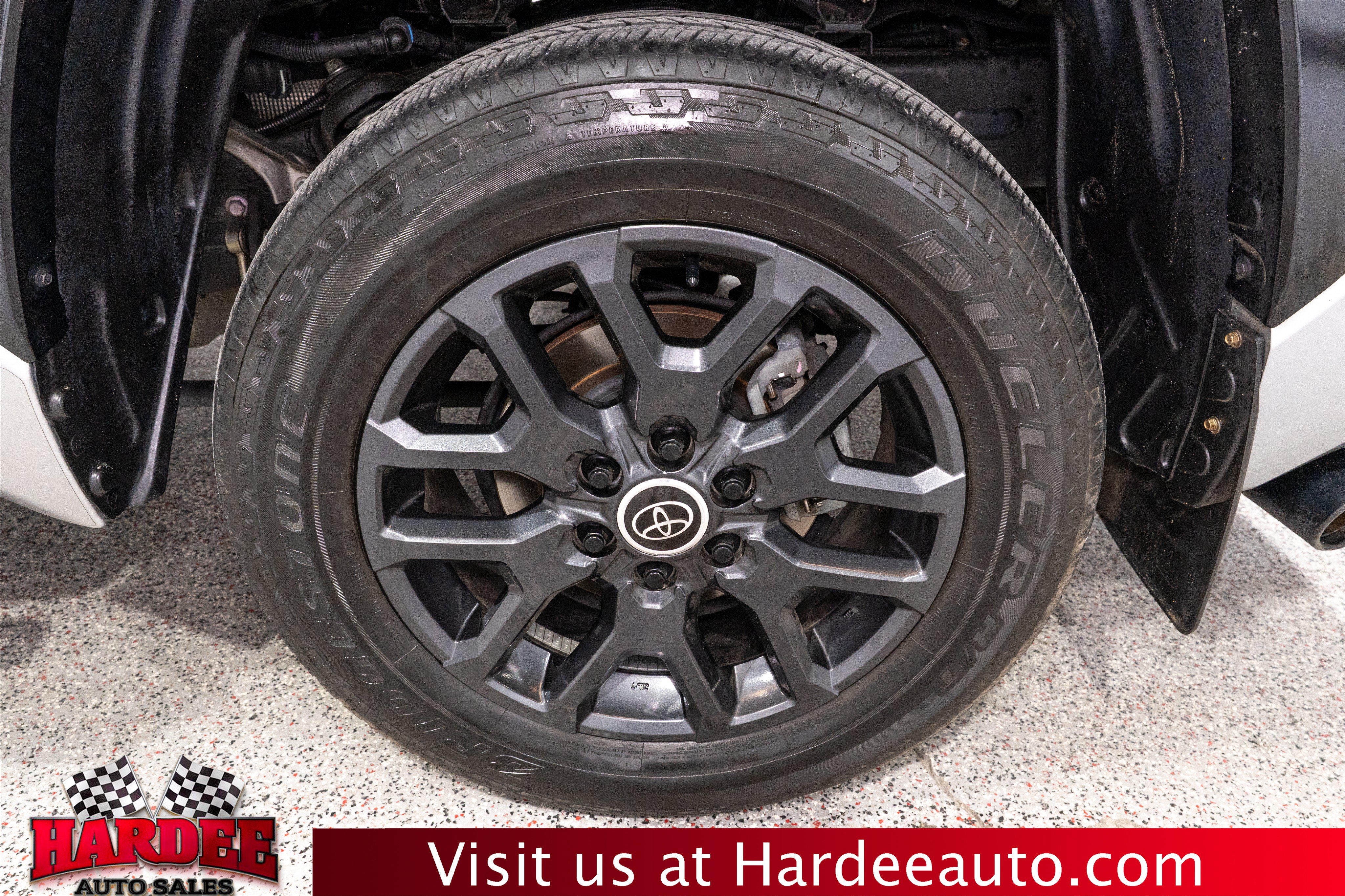 Used 2024 Toyota Tundra Platinum AWD/4WD image 10