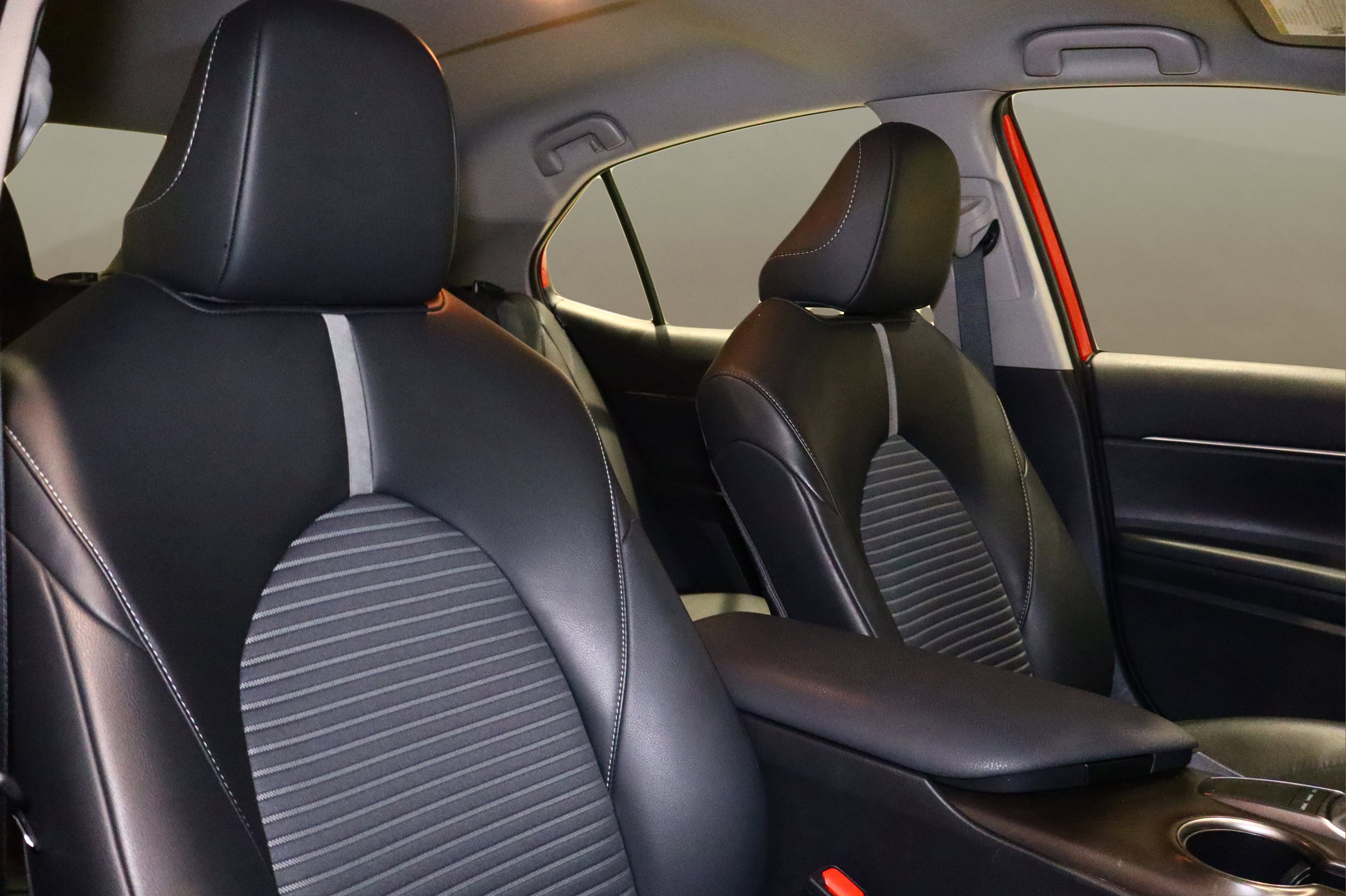 Used 2024 Toyota Camry SE image 19