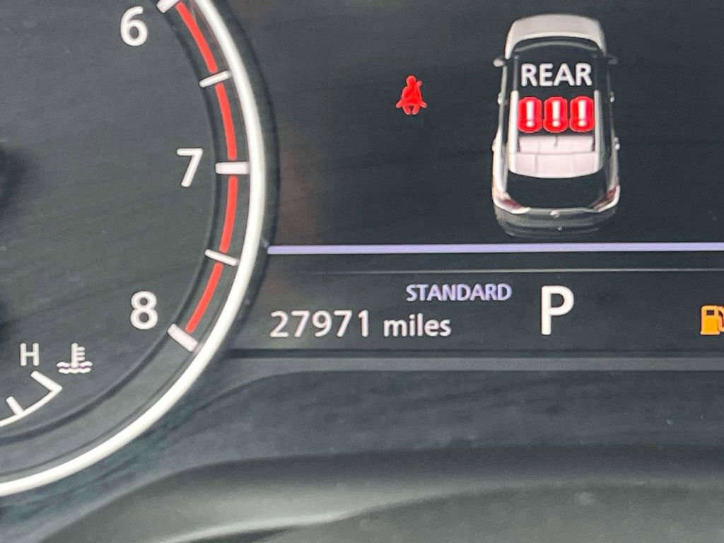 Used 2023 Nissan Rogue SV image 25