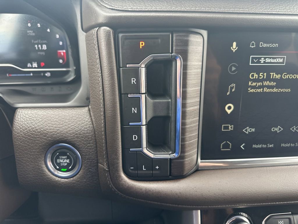 Used 2024 GMC Yukon XL Denali w/ Advanced Technology Package AWD/4WD image 4