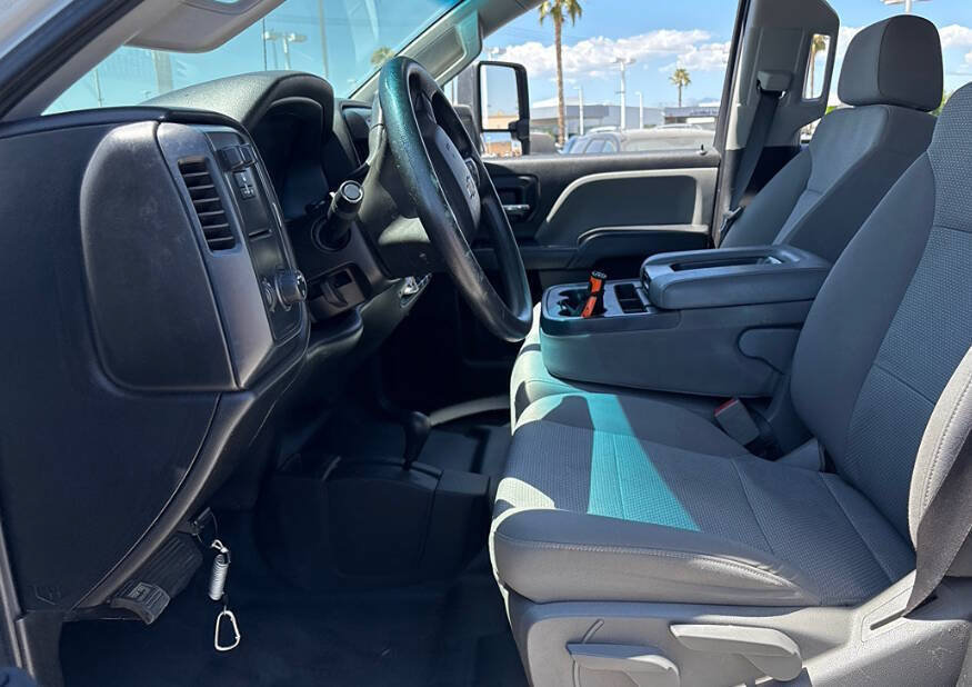 Used 2018 Chevrolet Silverado 2500 W/T w/ WT Convenience Package AWD/4WD image 8