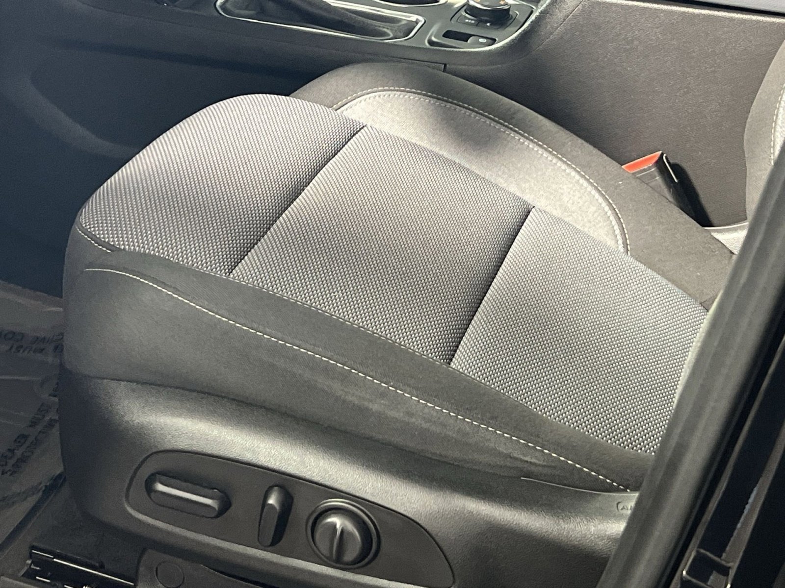 Used 2020 Chevrolet Traverse LT w/ Driver Confidence II Package AWD/4WD image 15