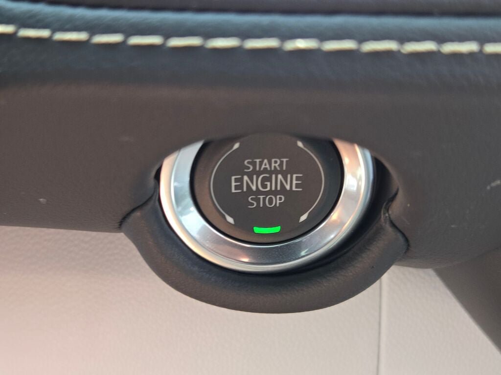 Used 2026 Chevrolet Suburban Premier AWD/4WD image 35