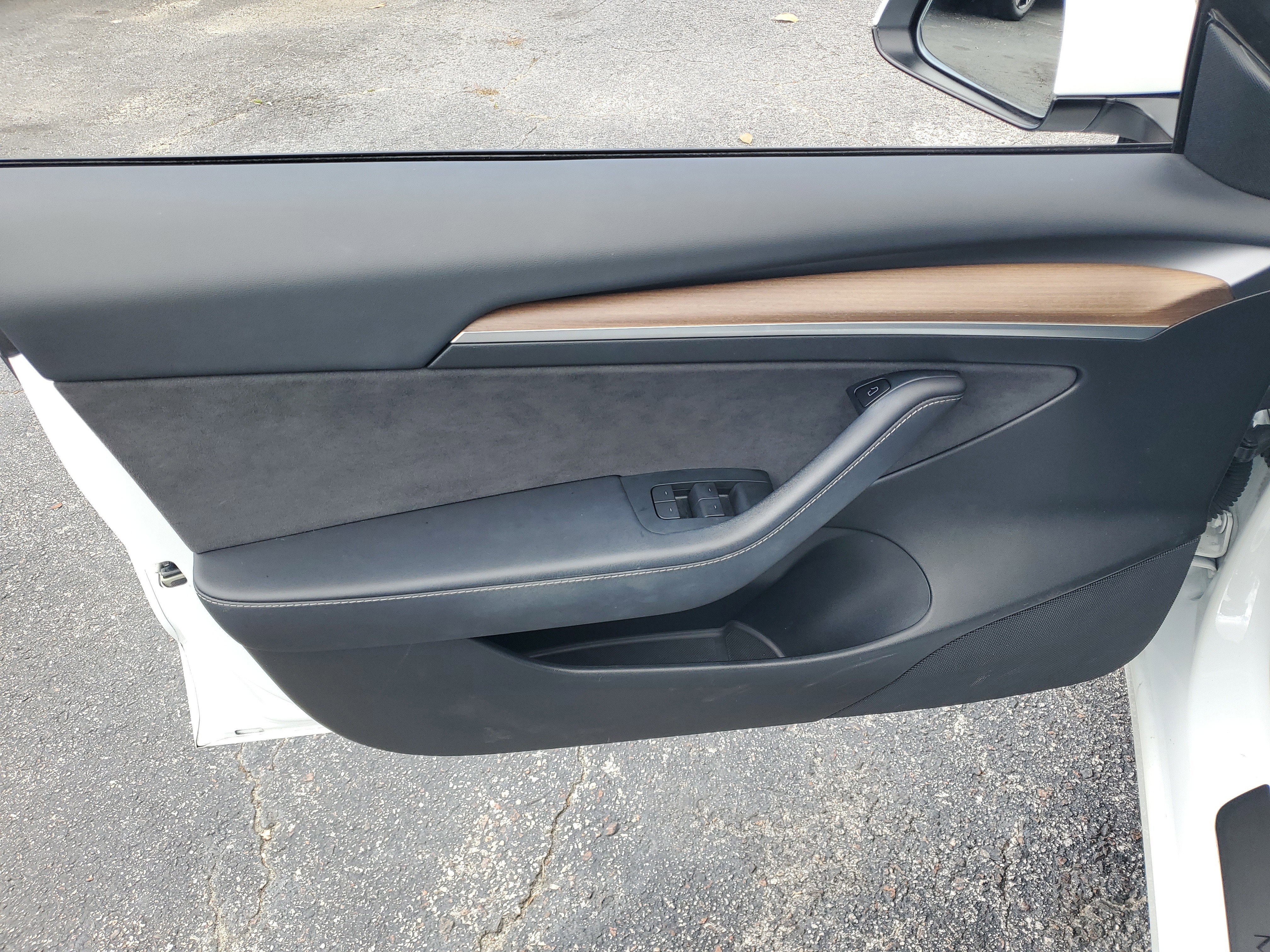 Used 2023 Tesla Model 3 Standard Range image 10