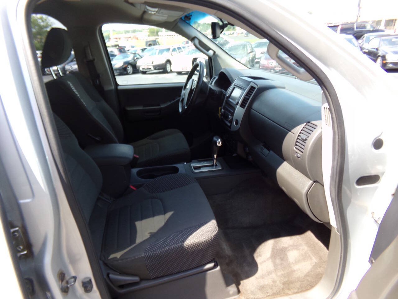 Used 2013 Nissan Xterra S AWD/4WD image 30