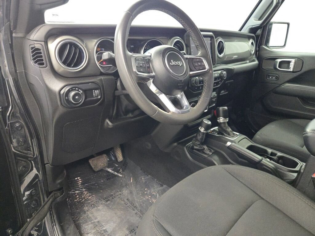 Used 2023 Jeep Wrangler Sahara image 21