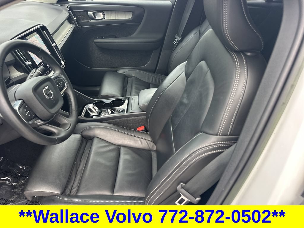 Used 2023 Volvo XC40 B5 Ultimate w/ Protection Package AWD/4WD image 17