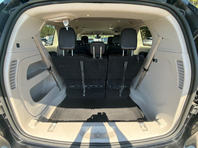 Used 2023 Chrysler Pacifica Touring-L FWD image 17