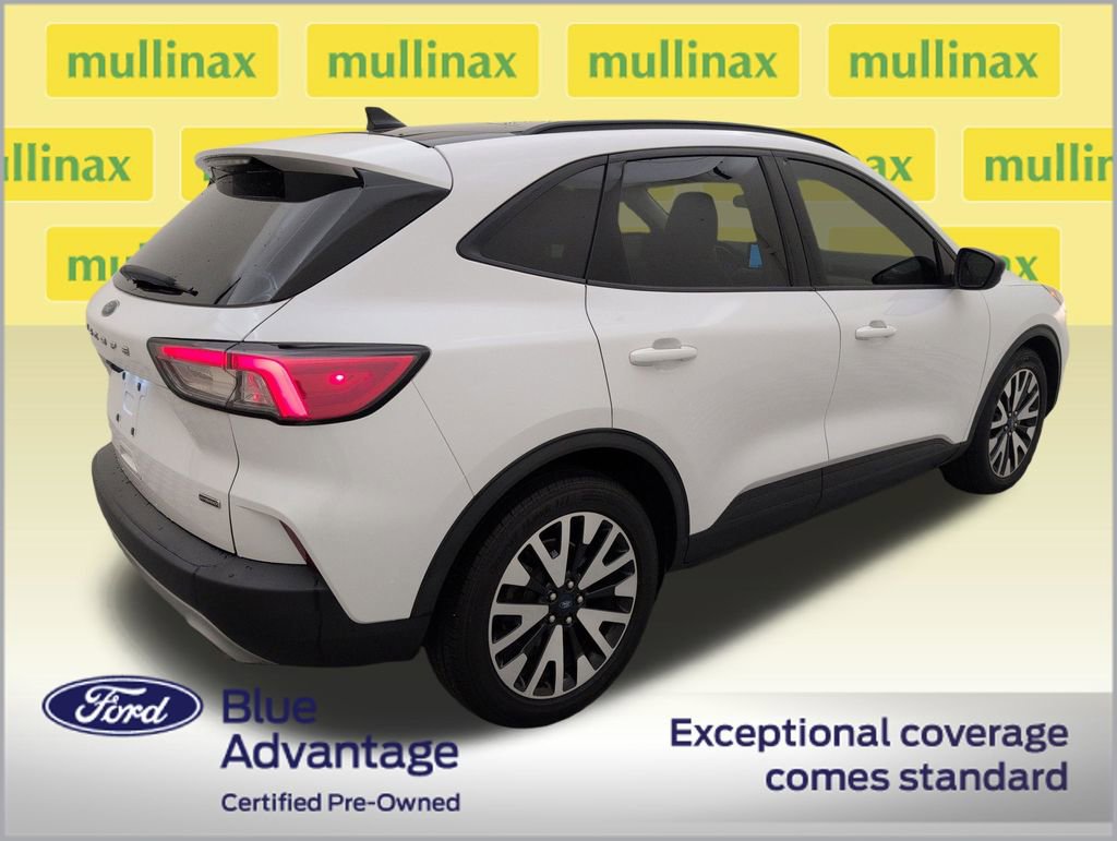 Used 2020 Ford Escape SE Sport image 3