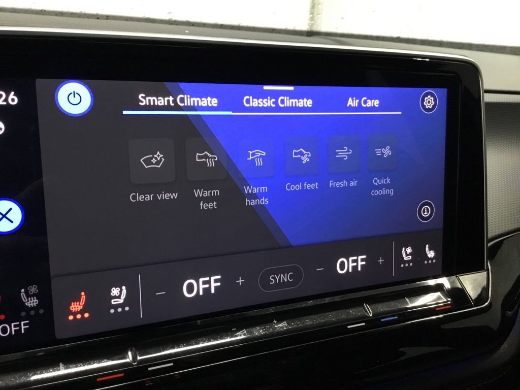 Used 2024 Volkswagen Atlas Cross Sport SEL R-Line AWD/4WD image 26