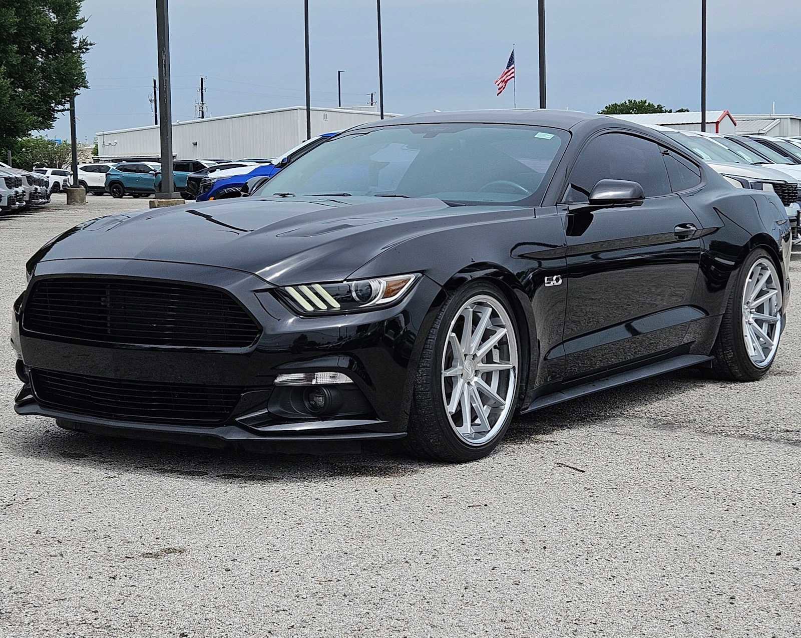 Used 2015 Ford Mustang GT Premium w/ Equipment Group 401A RWD image 9