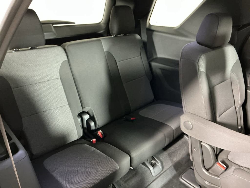 Used 2023 Chevrolet Traverse LT image 7