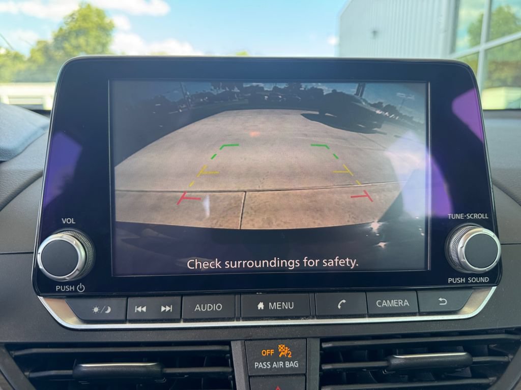 Used 2024 Nissan Altima 2.5 SV FWD image 16