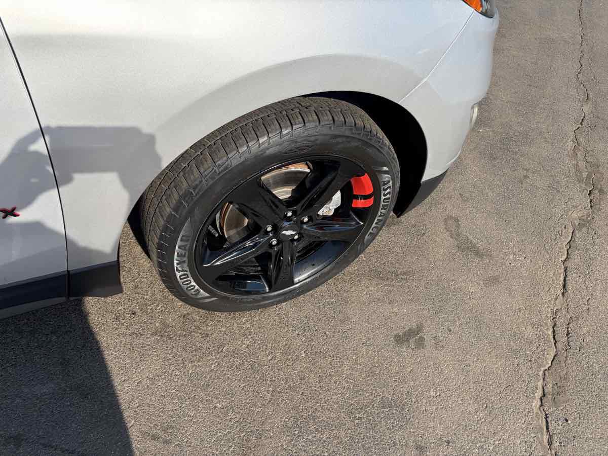 Used 2018 Chevrolet Equinox LT w/ Redline Edition AWD/4WD image 32