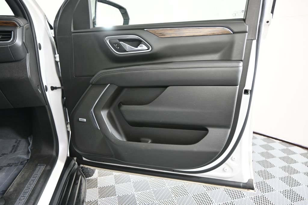 Used 2021 Chevrolet Suburban Premier w/ Premium Package AWD/4WD image 12