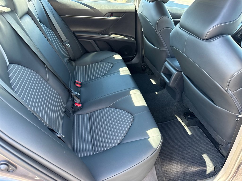 Used 2023 Toyota Camry SE image 18