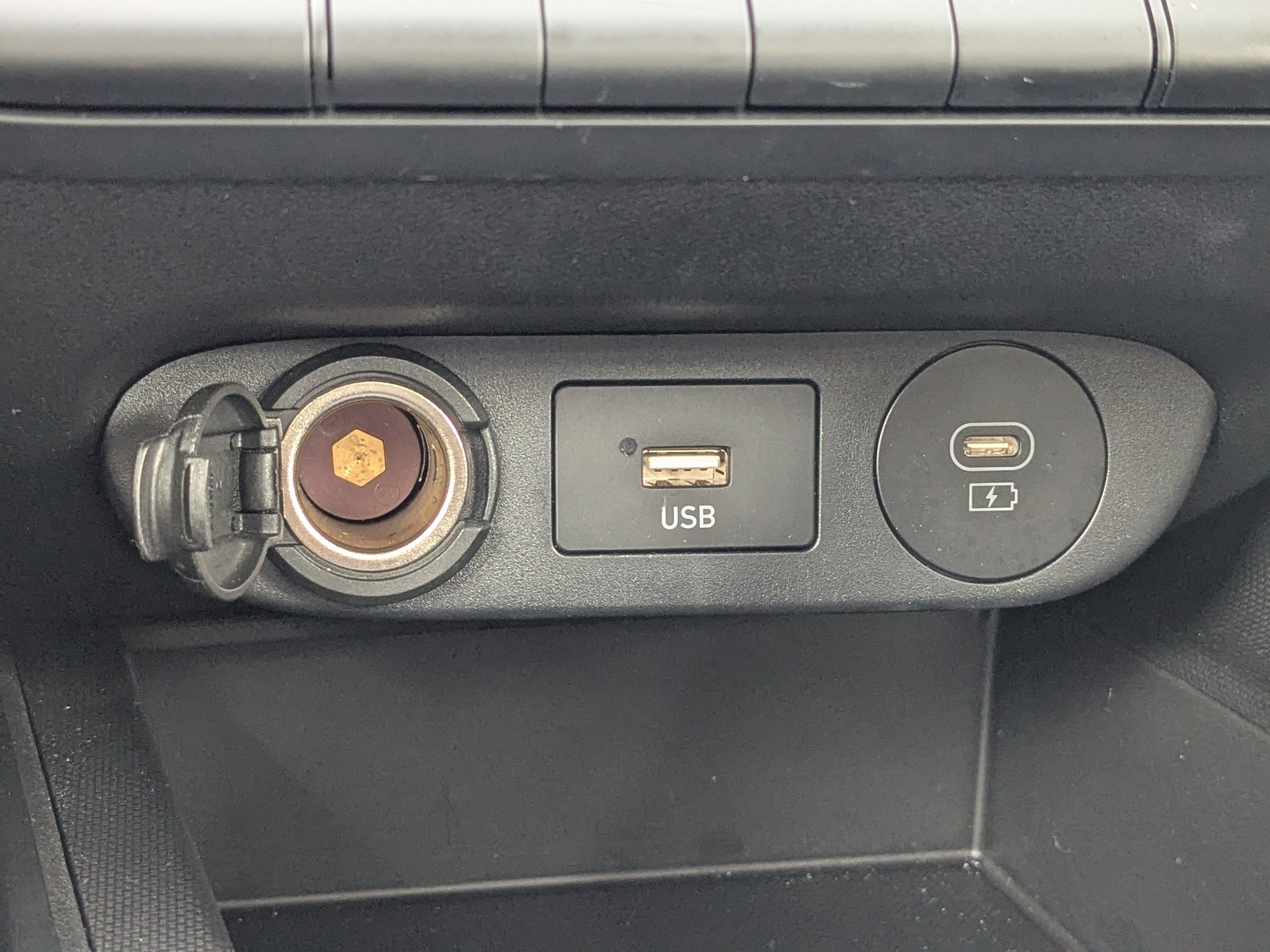 Used 2025 Hyundai Elantra Hybrid FWD image 19