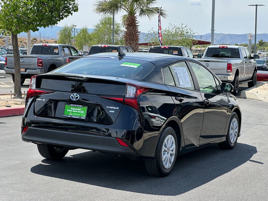 Used 2022 Toyota Prius L Eco image 8