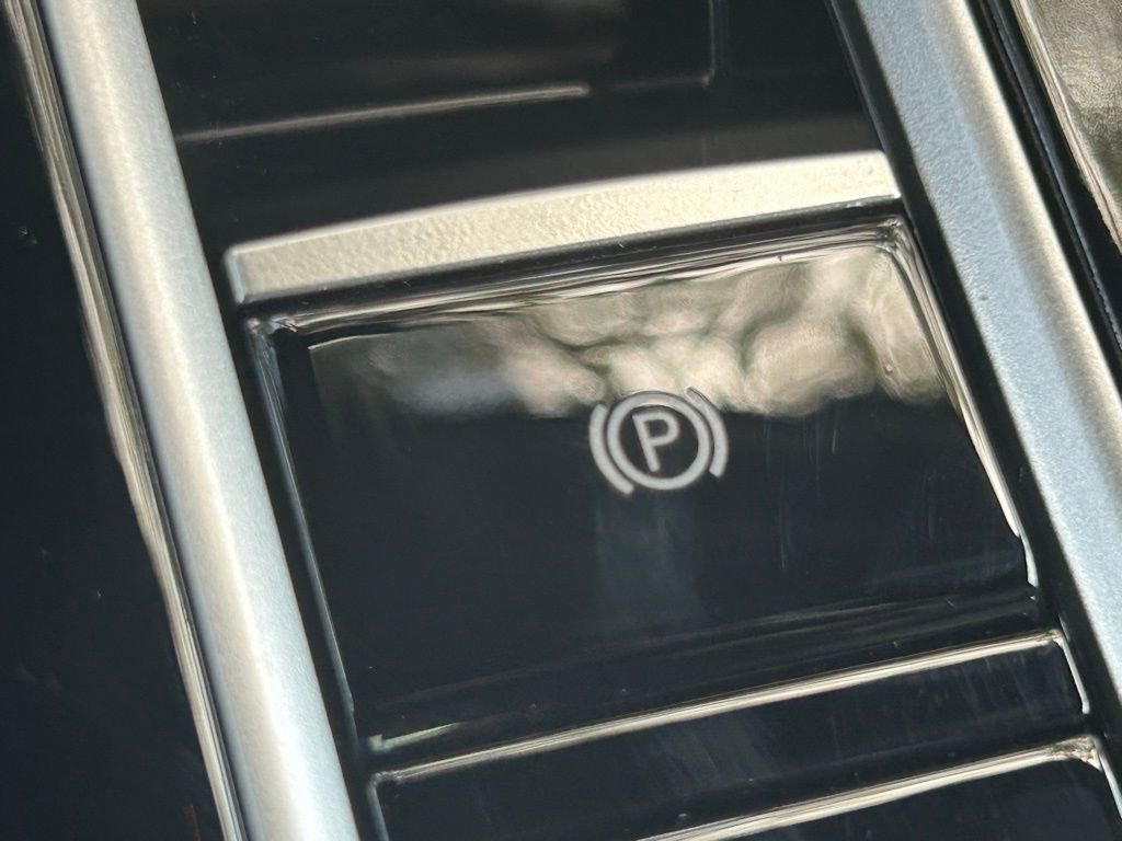 Used 2025 Volkswagen Atlas Cross Sport SEL Premium R-Line image 56