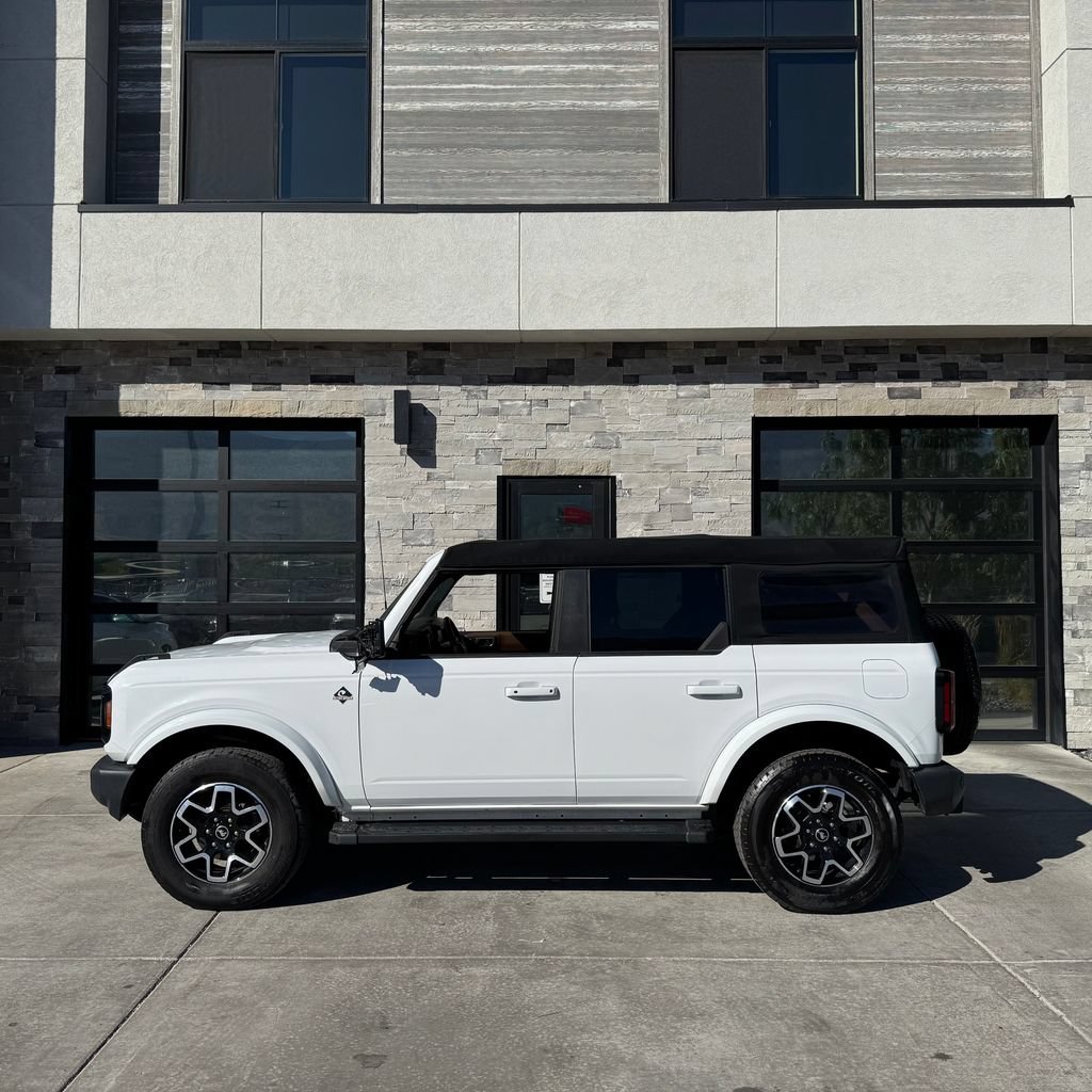 Used 2023 Ford Bronco Outer Banks AWD/4WD image 6