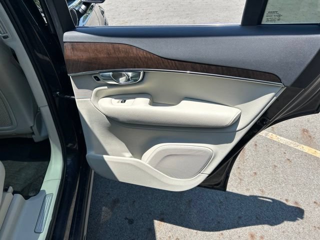 Used 2017 Volvo XC90 T6 Momentum w/ Convenience Package AWD/4WD image 52