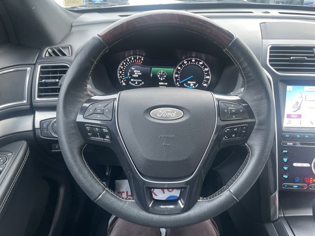 Used 2018 Ford Explorer Platinum image 30
