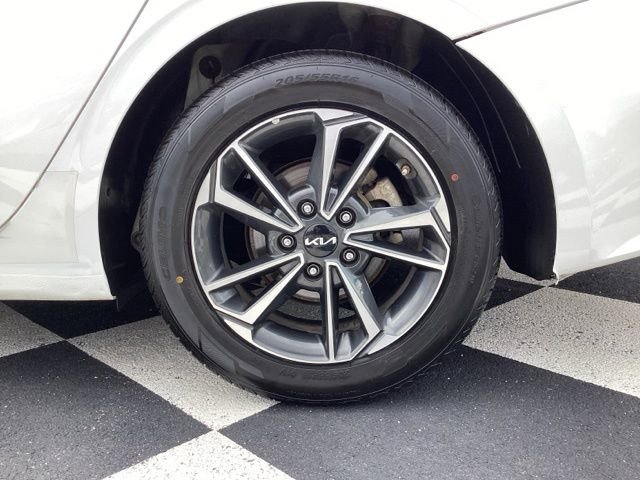 Used 2024 Kia Forte LXS FWD image 11