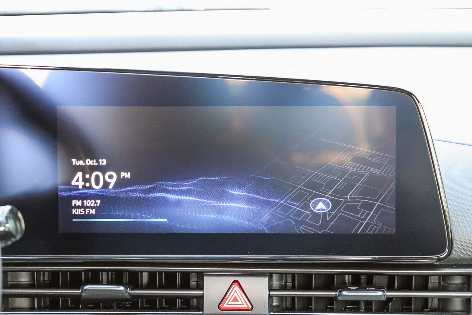 Used 2025 Hyundai Elantra Limited FWD image 15