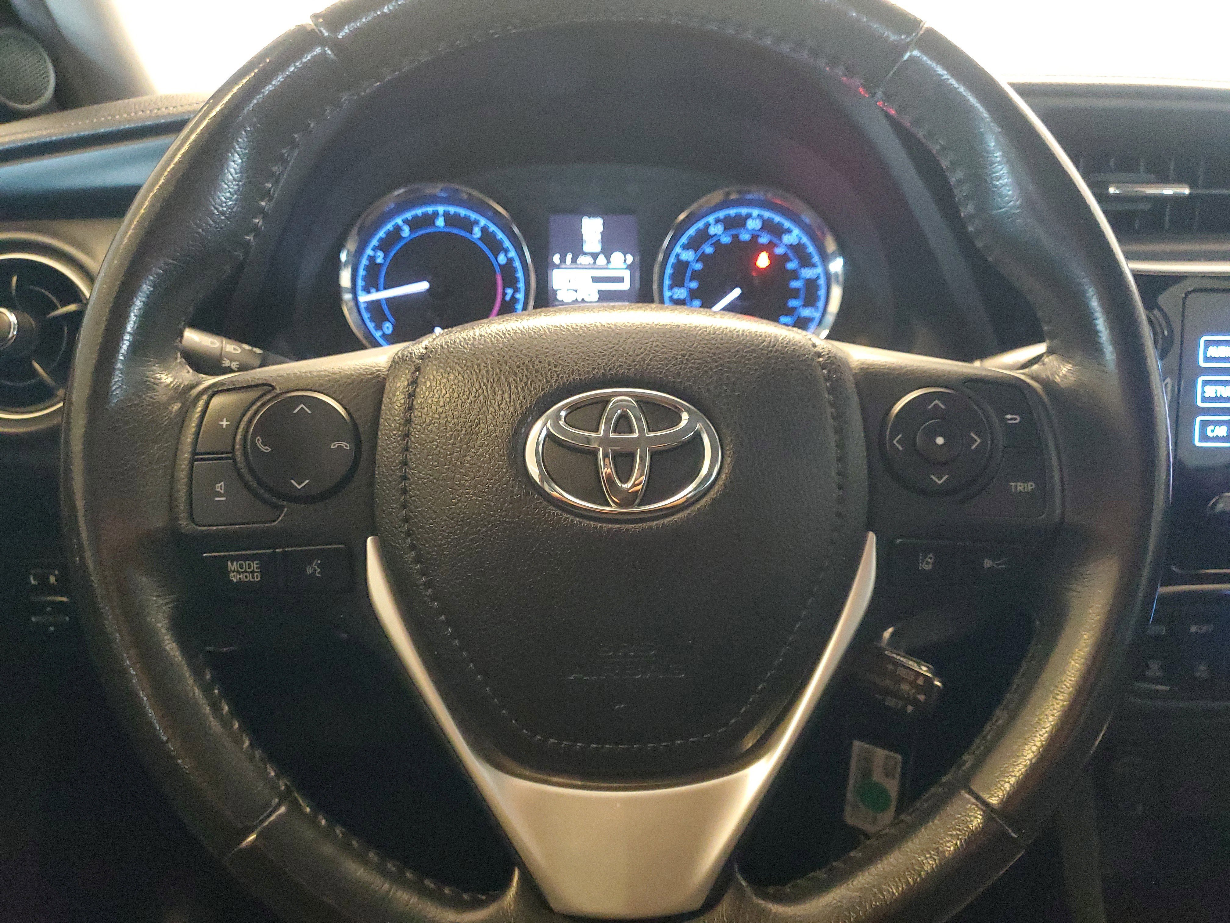 Used 2018 Toyota Corolla SE image 22
